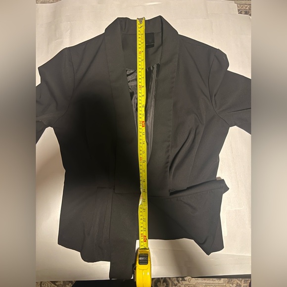 Bisou Bisou Women's Black Kimono Blazer peplum back Size Large - Picture 7 of 7